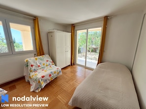 3 bedrooms, iron/ironing board, WiFi, bed sheets