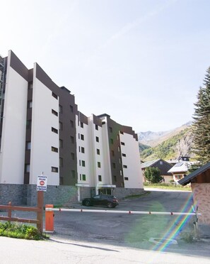 Exterior - 340m from ski slopes, 1st floor, balcony, parking, tv, ski locker, 34m², Valloire (Valloire)