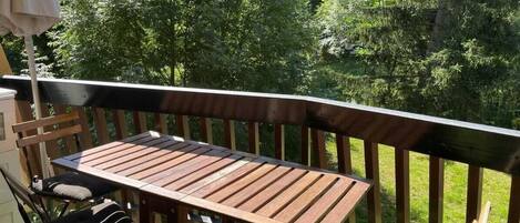 屋外ダイニングエリア