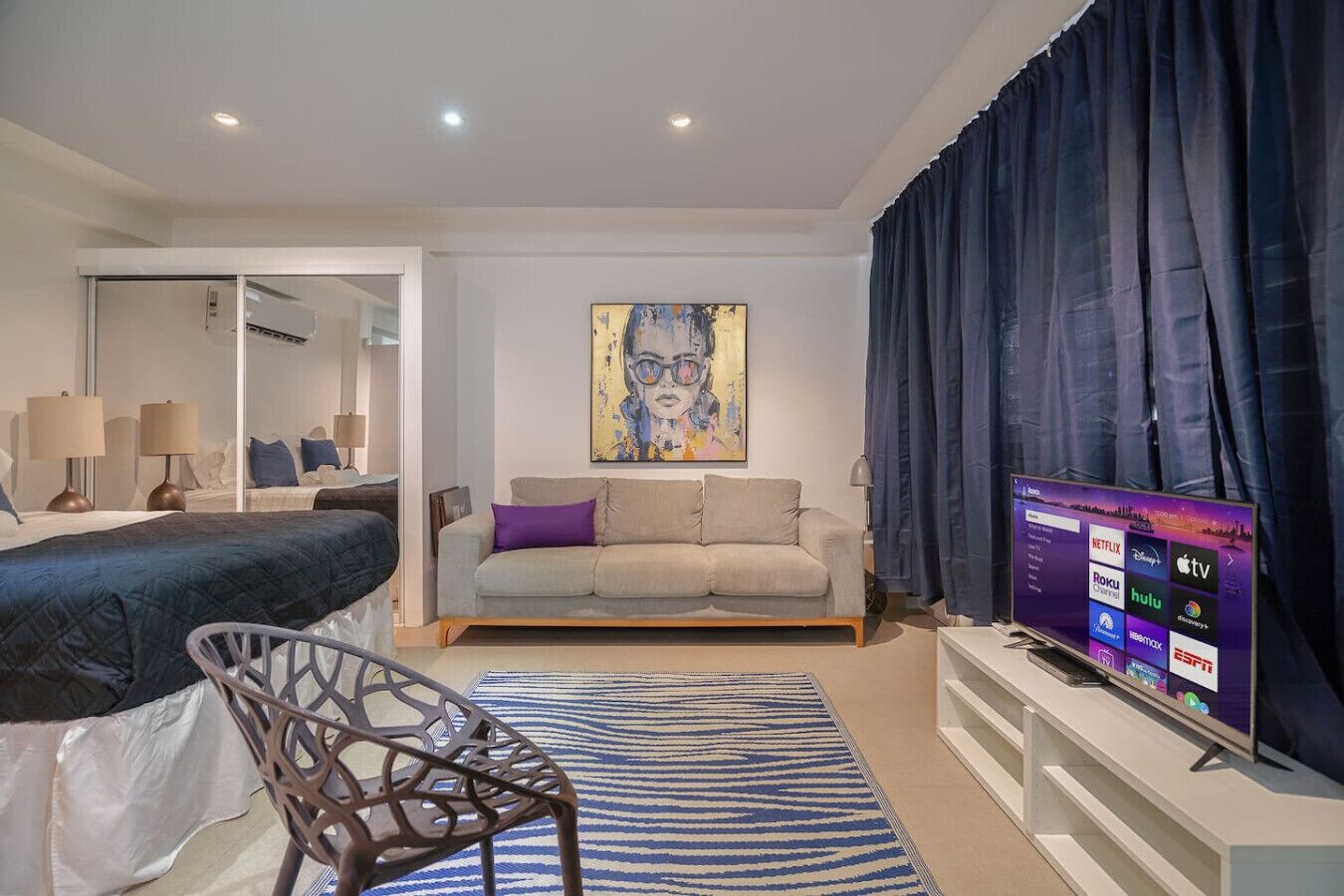 Coffres-forts dans les chambres, bureau, fer et planche à repasser