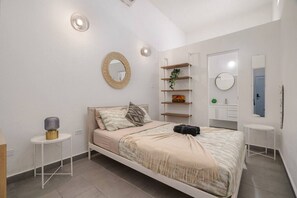 In-room safe, desk, iron/ironing board, travel cot - Luz Collection 3bedroom San Juan (San Juan)