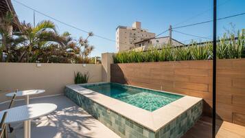 Basic Apartment | Pool