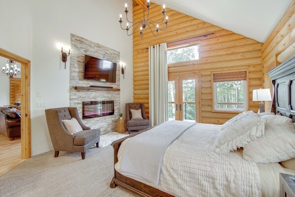 5 bedrooms, internet, bed sheets - Hot Tub, Game Room! 3-Story Brian Head Home (Brian Head)
