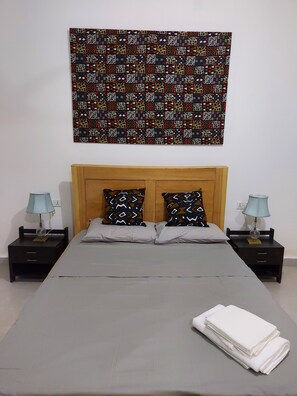 Iron/ironing board, travel cot, WiFi, bed sheets