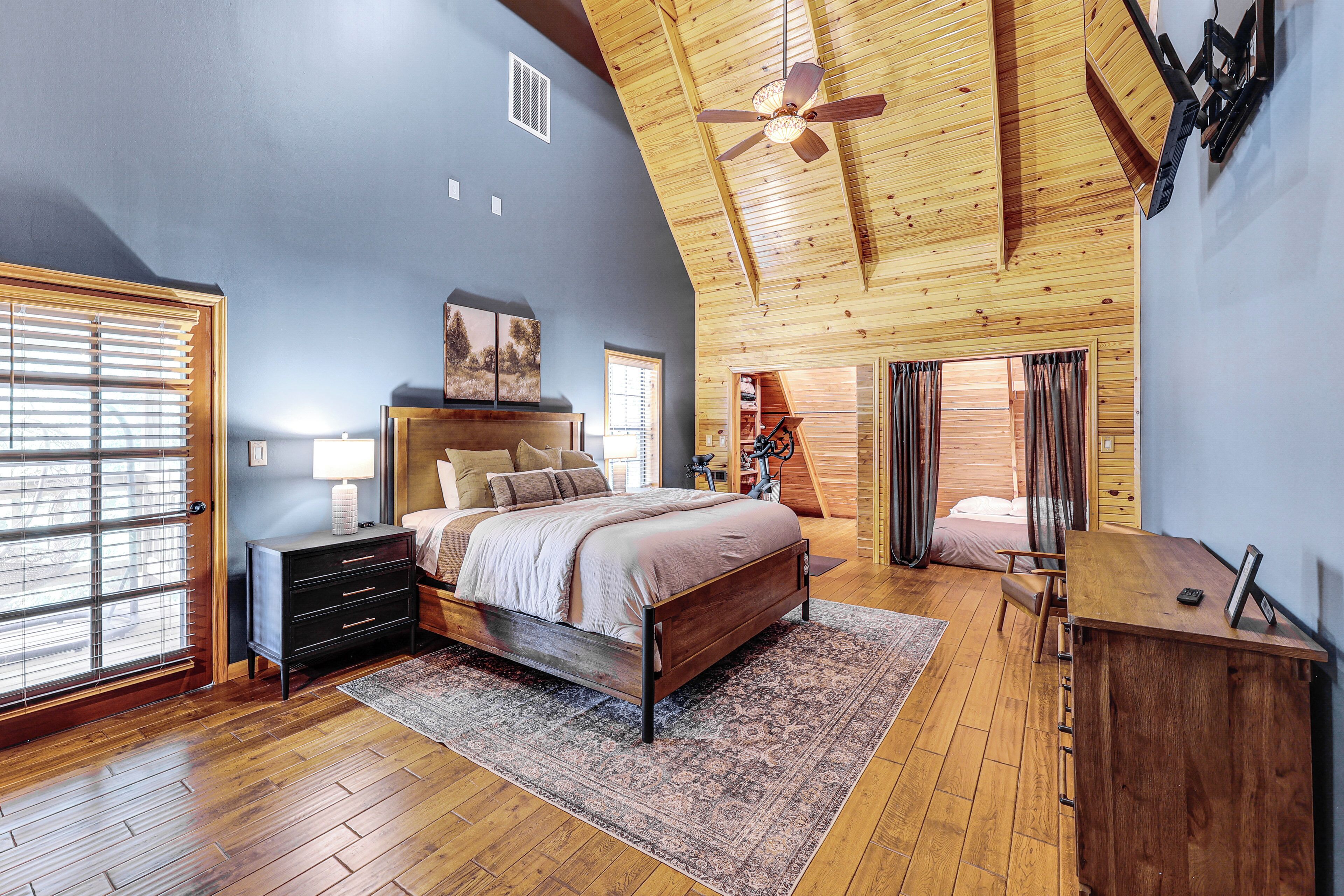 4 bedrooms, internet, bed sheets
