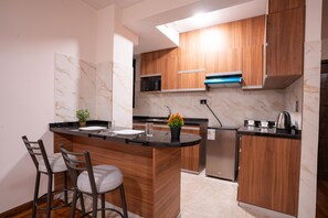 Deluxe Apartment, 2 Bedrooms | Private kitchen