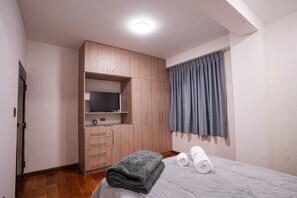 Deluxe apartman, 1 hálószobával | Prémium ágynemű, pehelypaplan, minibár és íróasztal