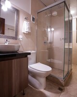 Deluxe Apartment, 2 Bedrooms | Bilik Mandi | Pancuran mandi, hulu semburan mandi hujan, pengering rambut
