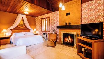 SUN CHALET | In-room safe, iron/ironing board, free WiFi