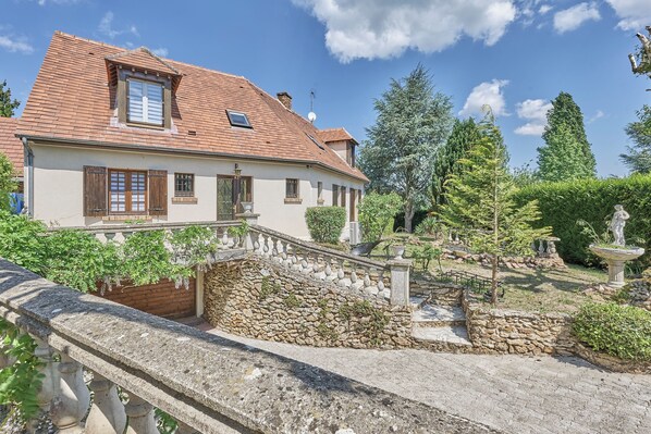 Exterior - Magnificent villa in the heart of nature, 45 minutes from Paris! (Marigny-en-Orxois)