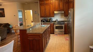 Mikrowelle, Ofen, Herdplatte, Geschirrspüler