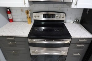 Microones, forn, placa de cuina i rentaplats 