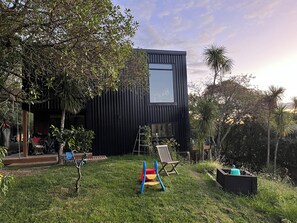 المنطقة المحيطة بالمنشأة