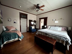 1 quarto, escrivaninha, ferros/tábuas de passar roupa, Wi-Fi