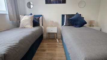 Iron/ironing board, free WiFi, bed sheets