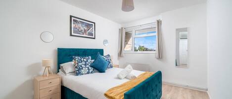 2 bedrooms, iron/ironing board, free WiFi, bed sheets