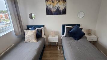 Iron/ironing board, free WiFi, bed sheets