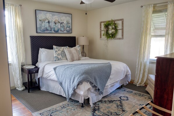 5 soverom, strykejern/-brett, wi-fi og sengetøy