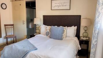 5 bedrooms, iron/ironing board, WiFi, bed sheets