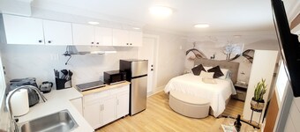 Secluded Bachelor Suite