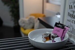 Food and drink - Stylish Crescent apartment Eastbourne Town Centre (East Sussex)