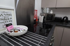 Private kitchen - Stylish Crescent apartment Eastbourne Town Centre (East Sussex)