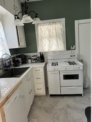 Microwave, oven, stovetop, dishwasher