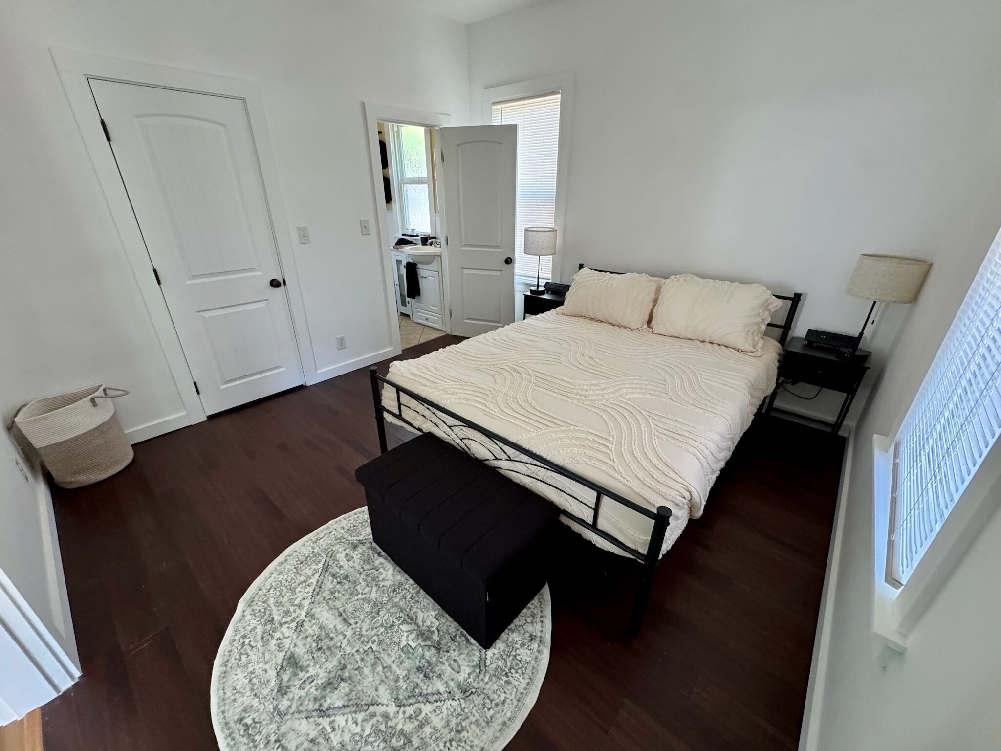 2 bedrooms, Internet, bed sheets