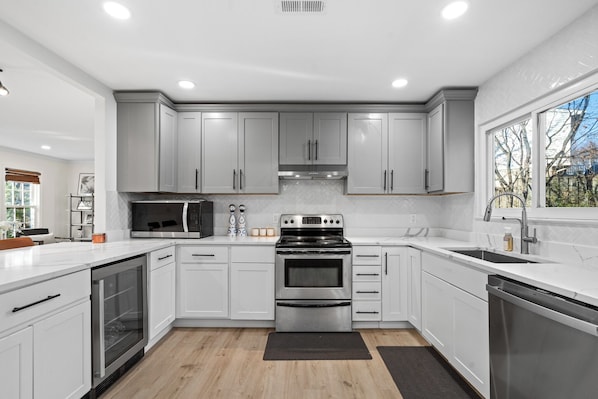 Microwave, oven, stovetop, dishwasher