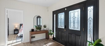 SuperLocation near NationalHarbor/ Gaylord & MGM hotels- 6 bedrooms w BBQ Garden