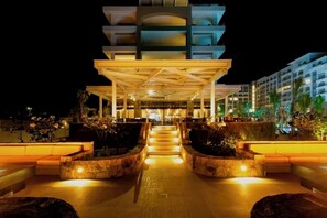 المنطقة المحيطة بالمنشأة