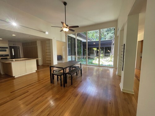 Marvelous 4-bedroom house with pool and AC in Gainesville