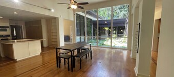 Marvelous 4-bedroom house with pool and AC in Gainesville