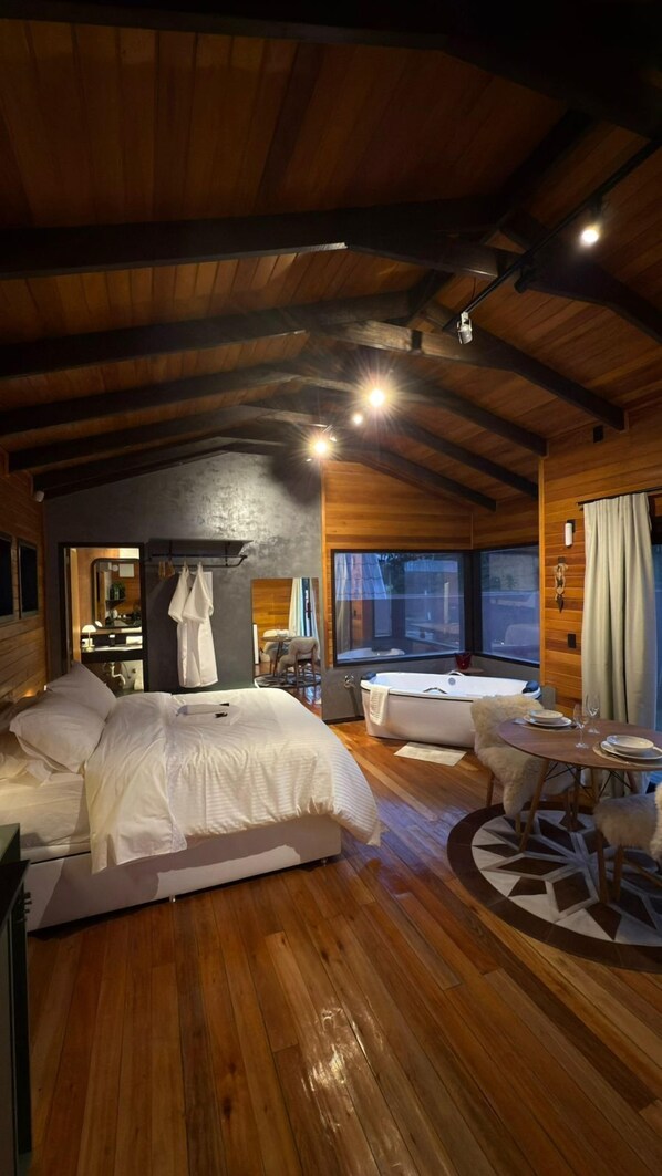 Deluxe Double Room, Patio | Free WiFi