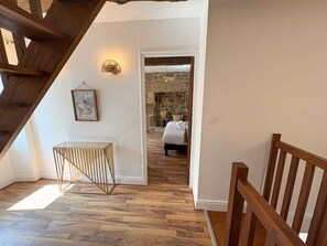 3 Schlafzimmer, Schreibtisch, Bügeleisen/Bügelbrett, kostenloses WLAN