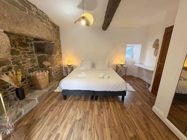 3 chambres, bureau, fer et planche à repasser, Wi-Fi gratuit