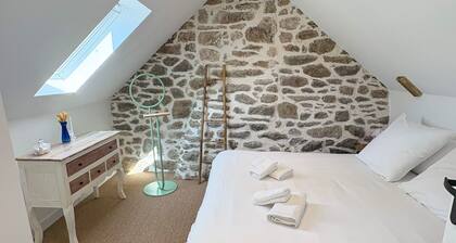 NEW - Beautiful renovated stone house