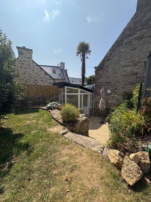 Exterior - New - Beautiful renovated stone house (Lanildut)