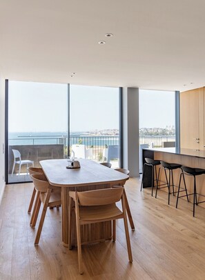 Dining - Bellevue - 3 Bedrooms, Sea and River View, Garage (Vila Nova de Gaia)