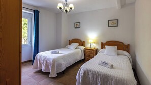 4 bedrooms, iron/ironing board, travel cot, WiFi