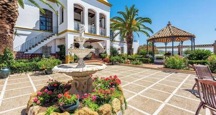 Cortijo Hacienda Nueva Lora del RĂo by Ruralidays