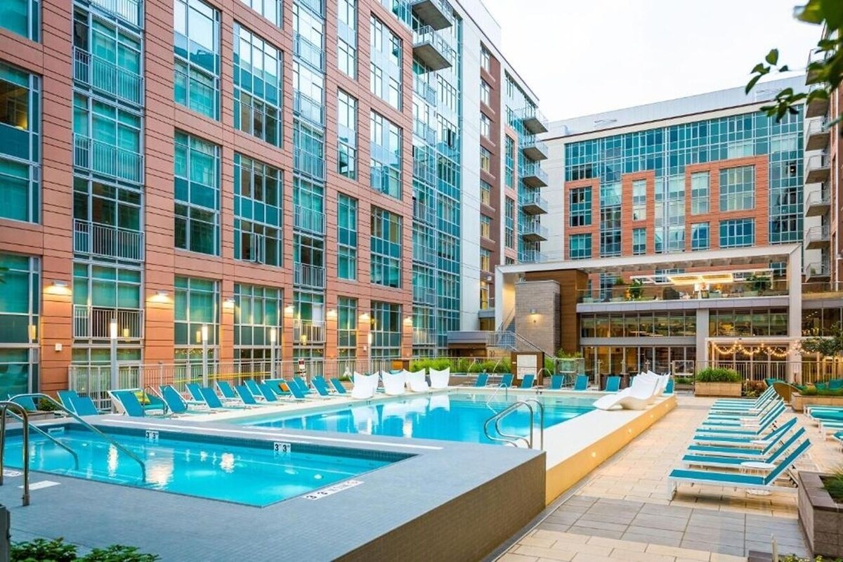 Sentral Union Station | 2BR Apt in Union Station | Outdoor Pool | Grilling Area