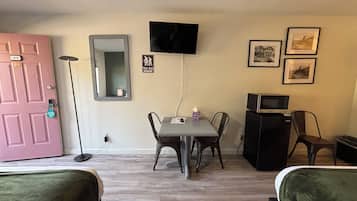 Double Room, Balcony | Free WiFi