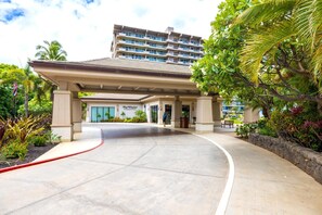 Condo (4 Bedrooms) | Property entrance