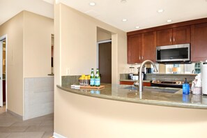 公寓式客房 (3 Bedrooms) | 私人厨房 | 微波炉、烤箱、洗碗机、茶具/咖啡用具