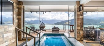 Casa com Piscina Churrasqueira e Vista