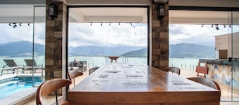 Casa com Piscina Aquecida Churrasqueira e Vista