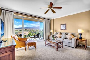 Condo (3 Bedrooms) | Living room | TV