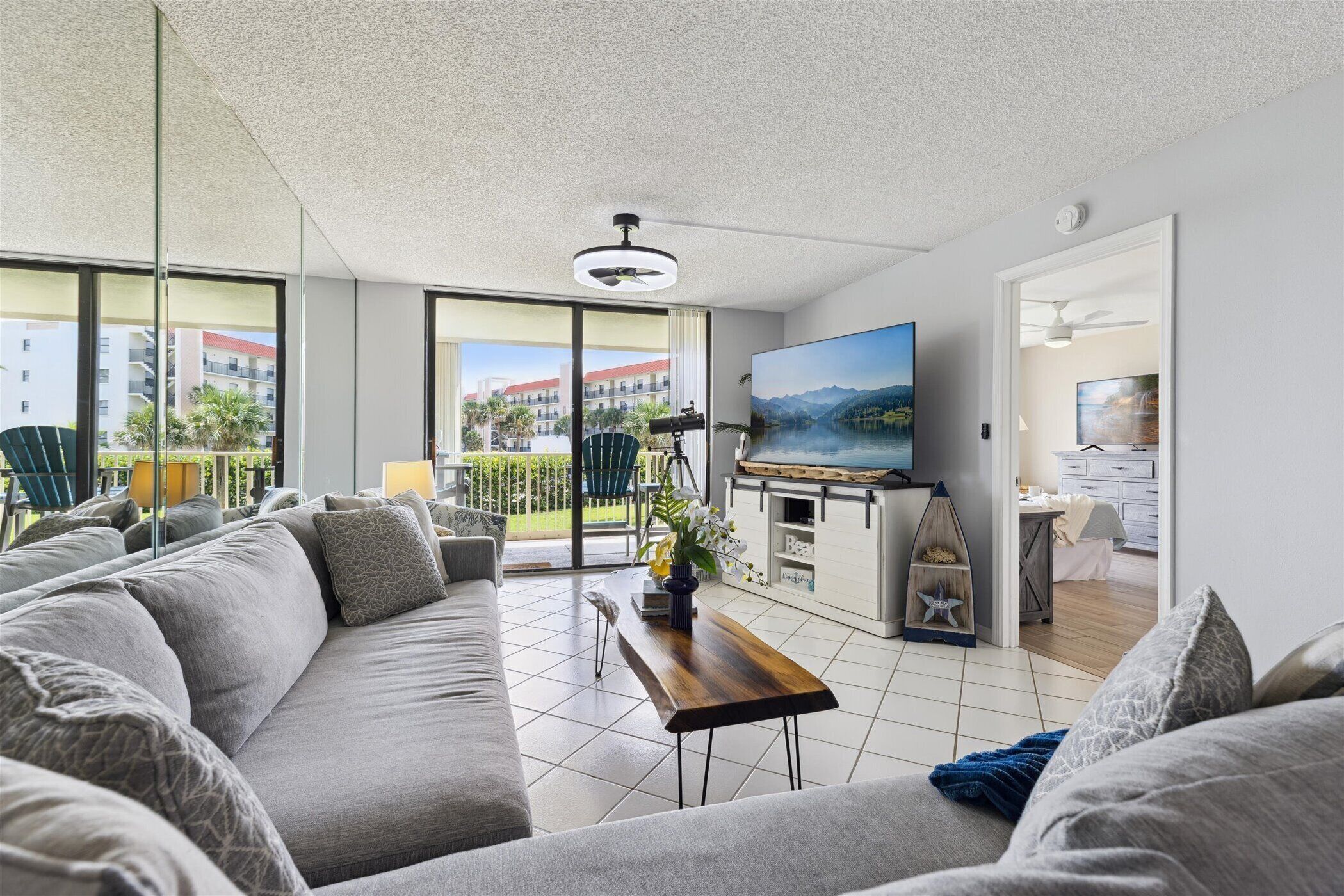 Apartment (3 Bedrooms) | Front of property