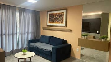 Comfort-huoneisto, lanai, rantanäköala | Tallelokero huoneessa, silitysrauta/-lauta, ilmainen Wi-Fi